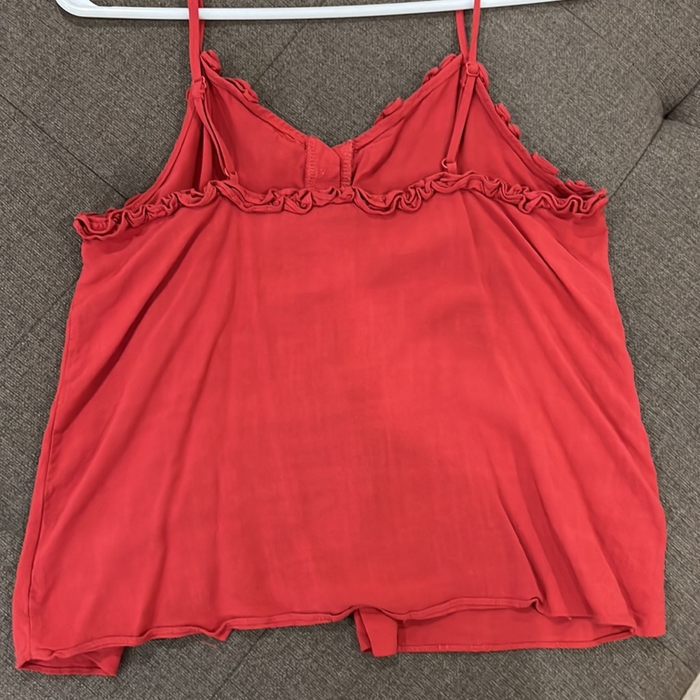 Red top - Picture 4 of 4